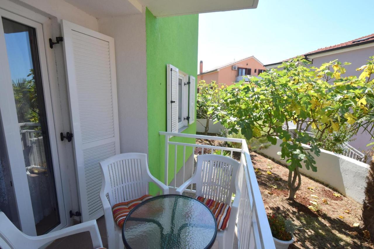 Fejer Apartment *