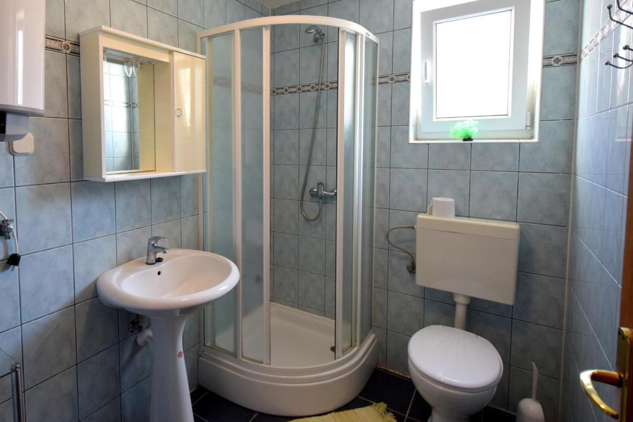Fejer Apartment *