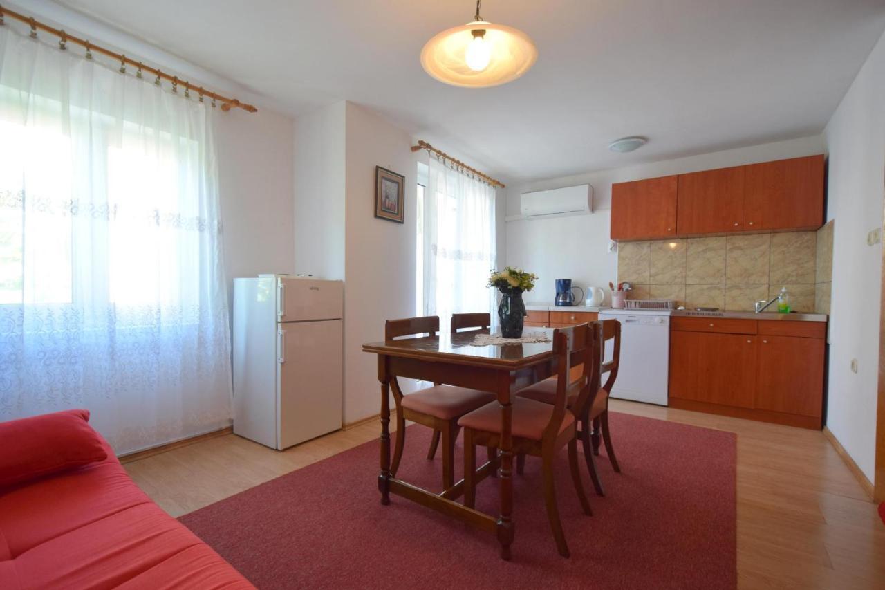 Fejer Apartment Njivice